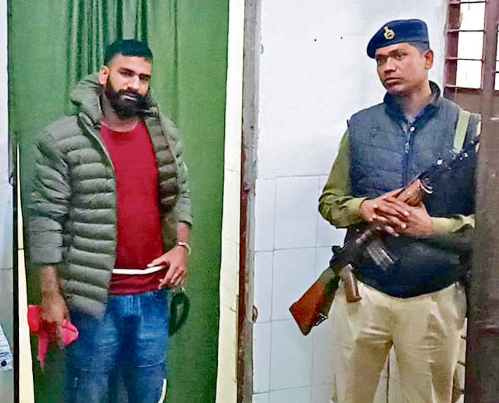 Dhanbad News : जामताड़ा जेल में बंद नन्हें हत्याकांड का आरोपी भोमा राजा की तबीयत बिगड़ी, एसएनएमएमसीएच में भर्ती