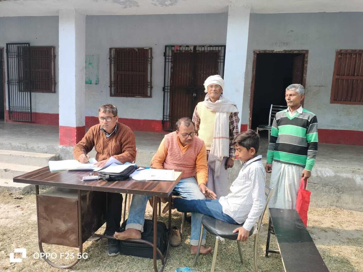 जांच शिविर में 40 दिव्यांग बच्चों की जांच कर दी सलाह