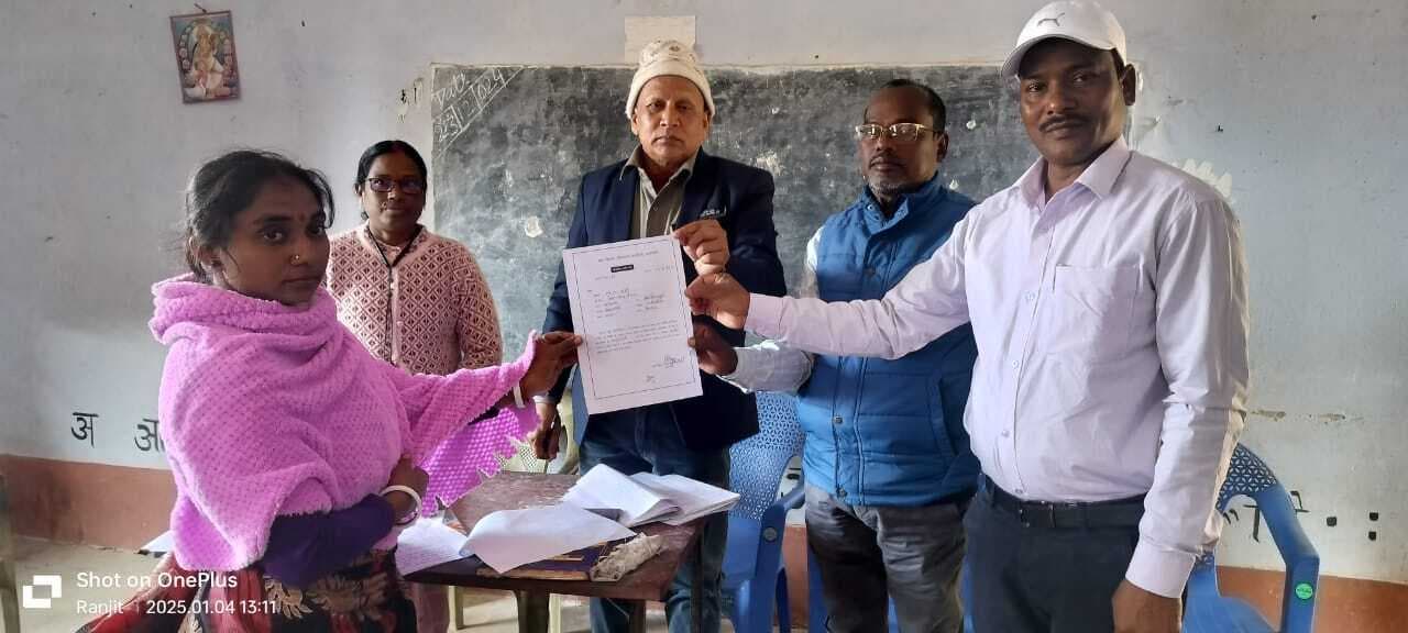 पालोजोरी के कसमला आंगनबाड़ी केंद्र की सहायिका बनीं राधा मुर्मू