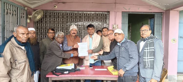 माध्यमिक शिक्षक  संघ ने विधायक को सौंपा मांग-पत्र