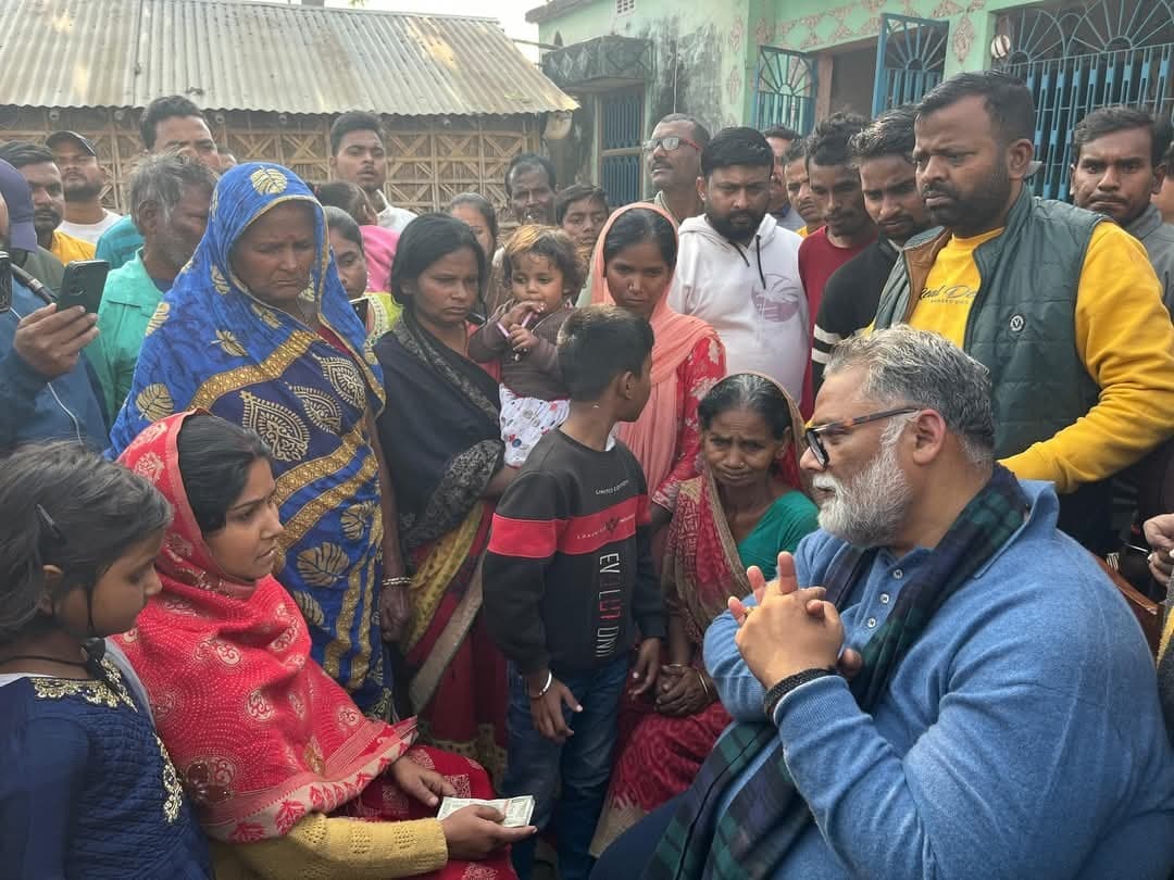 मृत फोटोग्राफर के परिजनों से मिले सांसद, की आर्थिक मदद