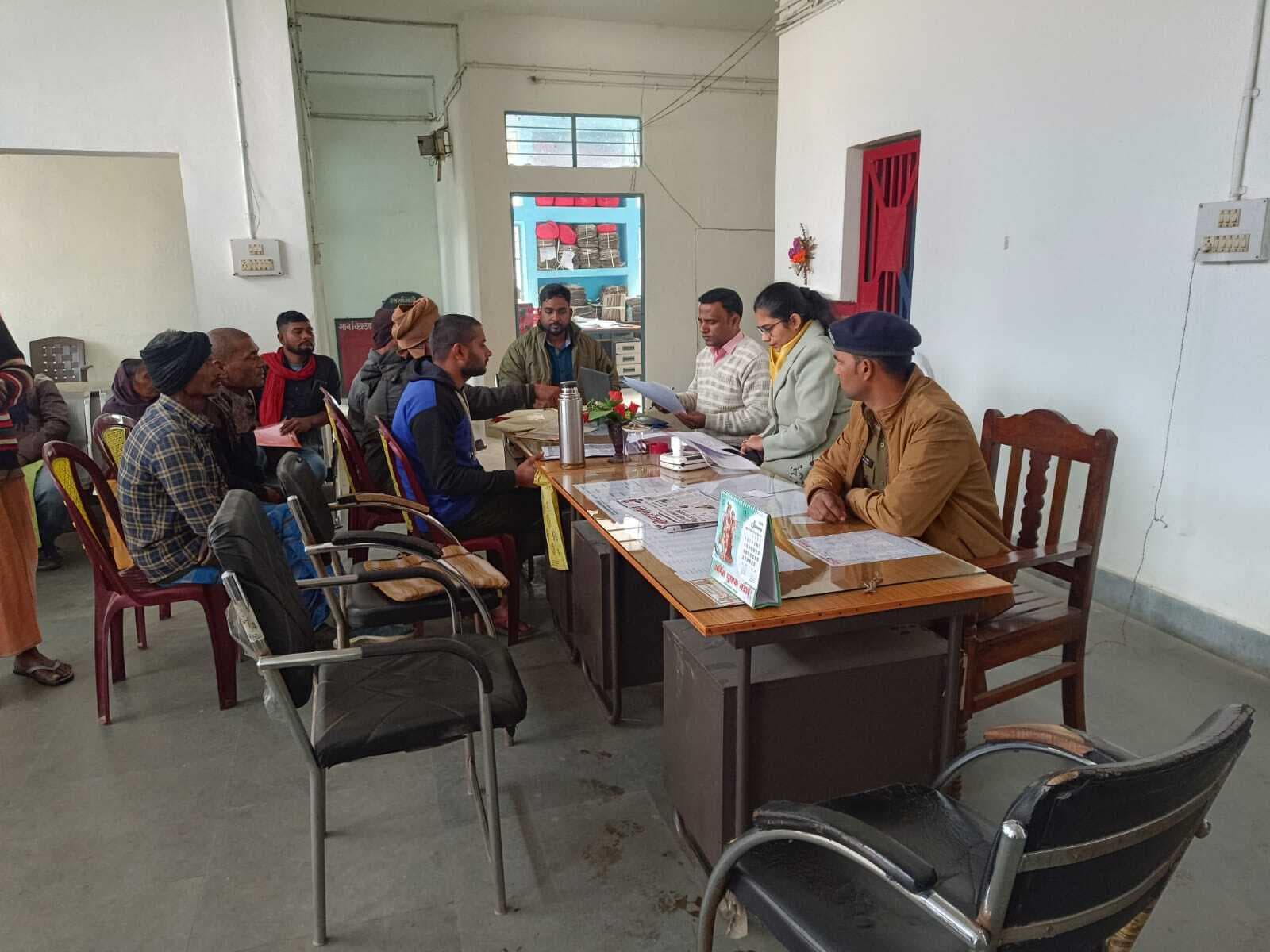 जनता दरबार में चार मामले निष्पादित