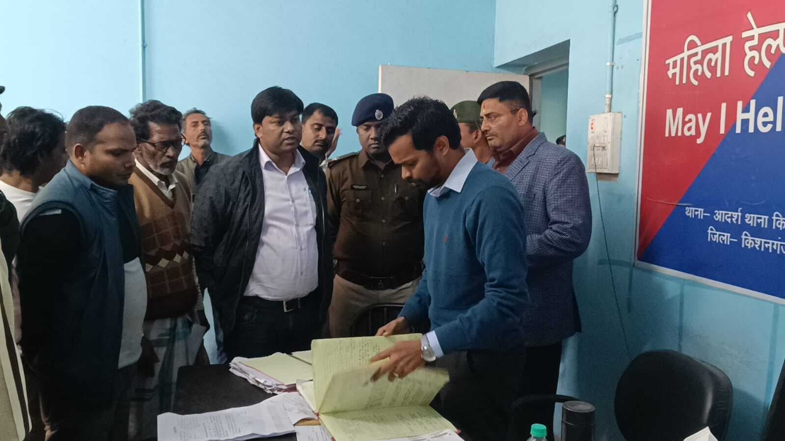 सदर थाना में आयोजित जनता दरबार का डीएम ने लिया जायजा