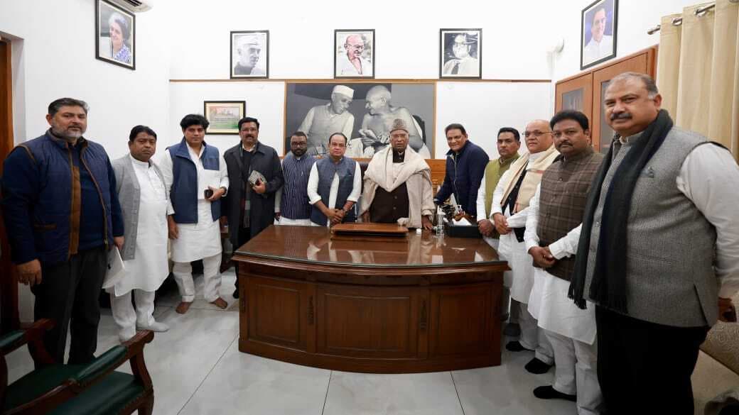 कांग्रेस के राष्ट्रीय अध्यक्ष से दिल्ली में मिले डॉ इरफान