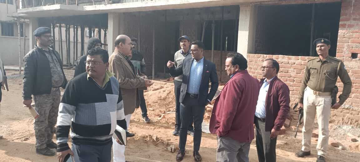 डीसी ने प्रखंड सह अंचल कार्यालय का किया निरीक्षण, दिये कई अहम निर्देश