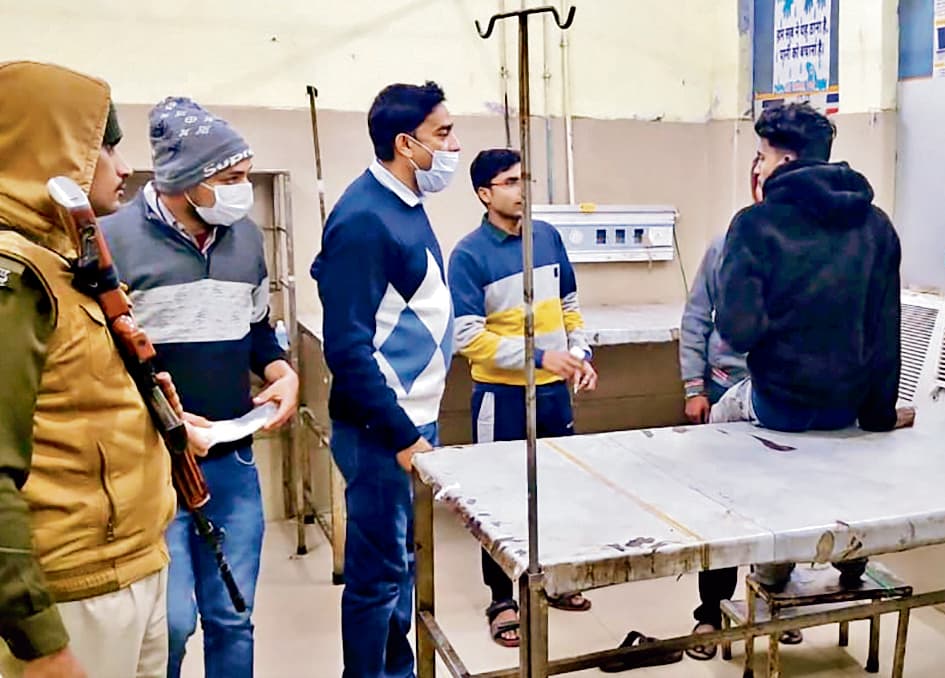 Chhapra News : चाकूबाजी में दो भाई गंभीर रूप से जख्मी, पटना रेफर