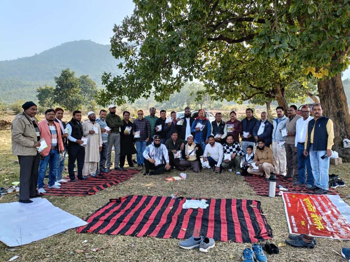 Chaibasa News : कम की गयीं छुट्टियों को वापस ले सरकार, नहीं तो राज्यस्तरीय आंदोलन