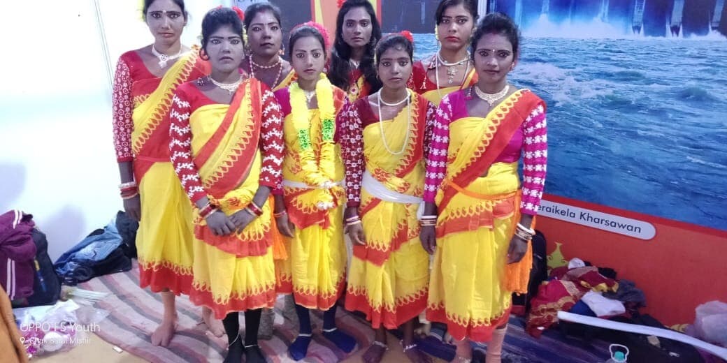 East Singhbhum : झारखंड गठन के 25 साल बाद भी लोक कलाकार हाशिये पर, कर रहे मजदूरी, घोषणा के बाद भी नहीं मिला मासिक भत्ता