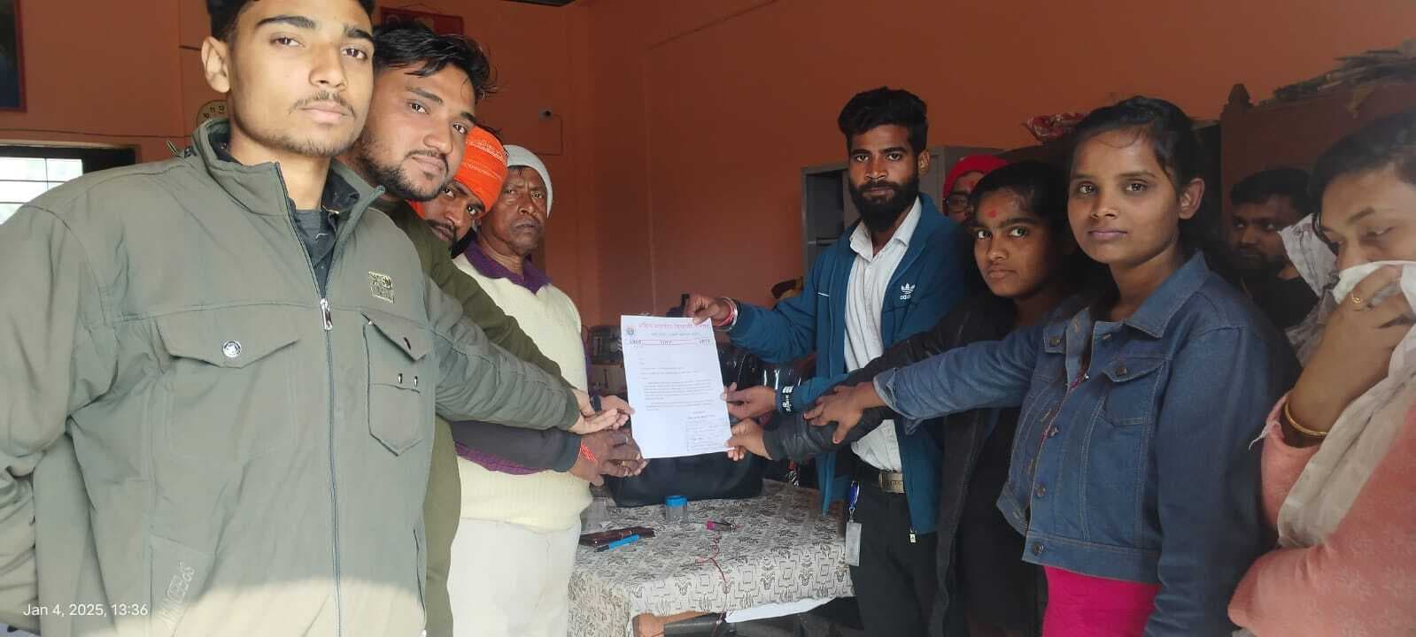 Munger news : त्रुटिपूर्ण रिजल्ट को लेकर विद्यार्थी परिषद ने कॉलेज प्राचार्य को सौंपा ज्ञापन