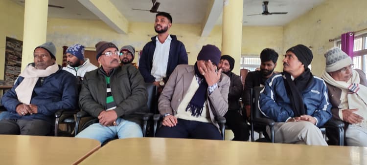 बीपीएससी छात्रों ने जनसुराज के मंच से सरकार को दी चेतावनी