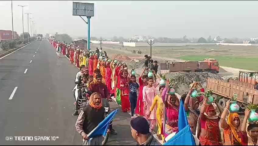 कोसी कल्प महायज्ञ को लेकर निकाली गयी कलश यात्रा