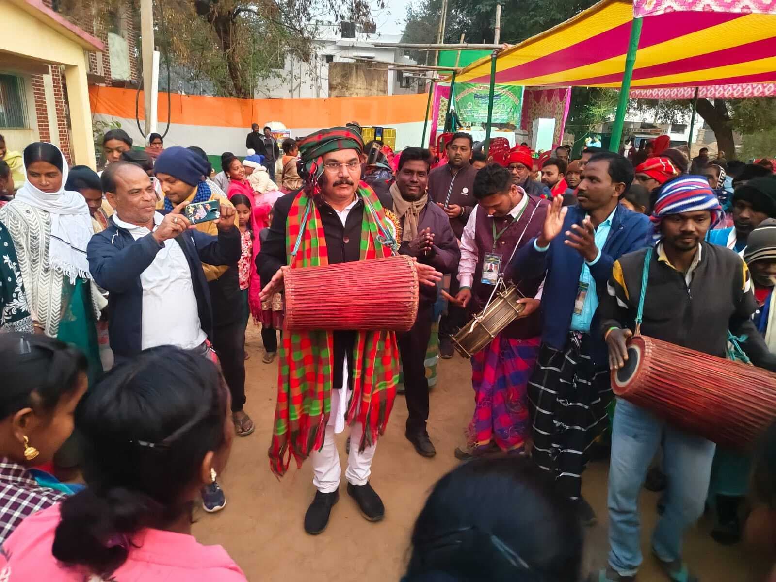 सोहराय : पशु व पर्यावरण प्रेम को दर्शाता है सोहराय : विधायक