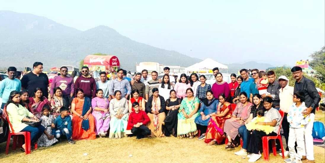 Jamshedpur News : 29 साल बाद जब एक साथ मिले आरडी टाटा हाई स्कूल के स्टूडेंट्स, ऐसे ताजा हुई पुरानी यादें