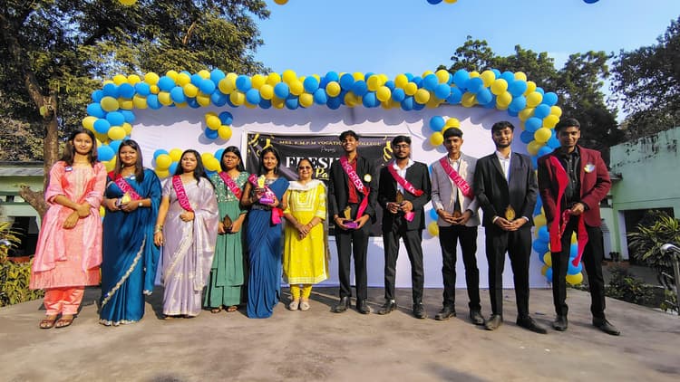 Jamshedpur News : उत्कर्ष कसेरा बने मिस्टर और संचिता घोष बनी मिस फ्रेशर