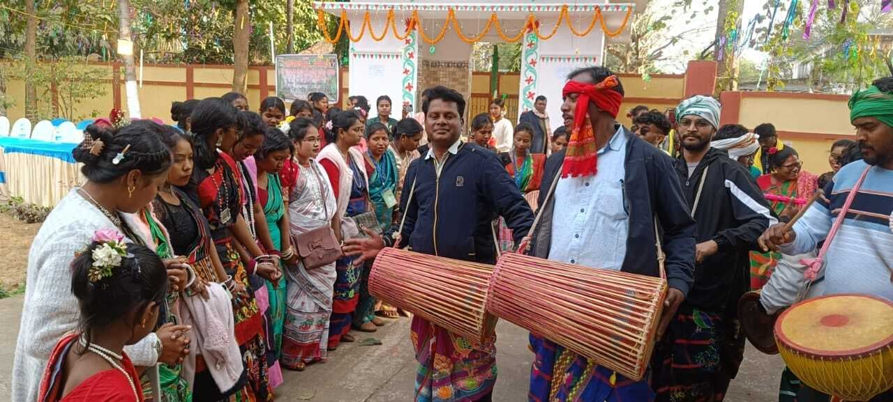 सोहराय : दिसोम मांझी थान में मना आतंग दाराम दिसोम सोहराय