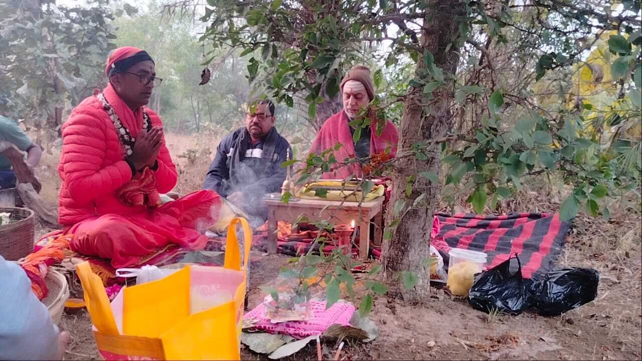 Deoghar News : बेलभरनी पूजा के साथ शाकंभरी दुर्गा शुरू, आज खुलेंगे पूजा मंडपों के पट