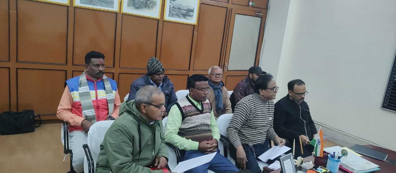 Dhanbad News: विस्थापितों को जमीन का मालिकाना हक मिलने का मार्ग प्रशस्त