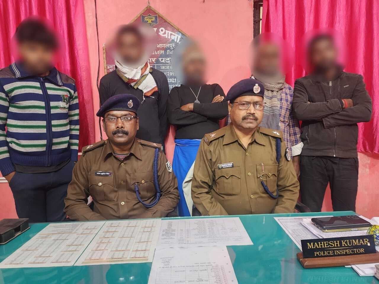 Bhagalpur news कुशहा में चली 10 चक्र गोली, पांच बदमाश गिरफ्तार