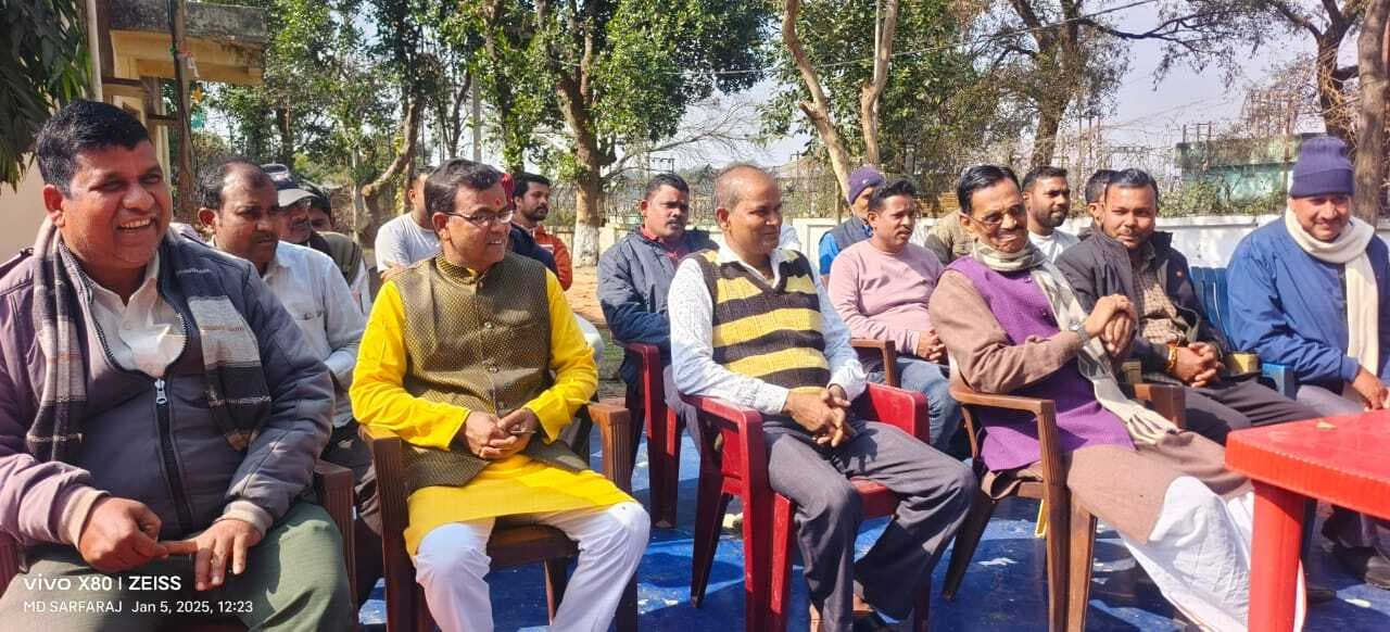 Giridih News: गांडेय पुलिस ने की स्वर्ण व्यवसायियों के साथ बैठक, सीसीटीवी लगाने व रात्रि पहरा पर बल