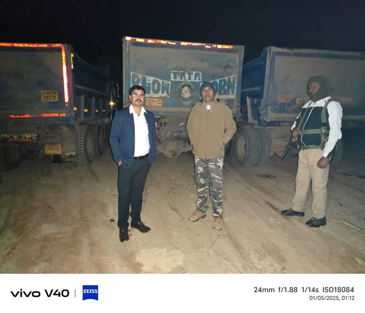 Jamshedpur News : पोटका में बालू लदे तीन हाइवा जब्त, चालक-खलासी फरार