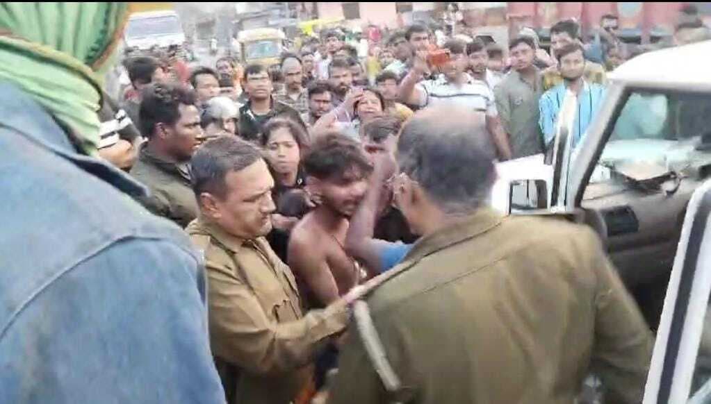 Jamshedpur News : टेल्को में दो पड़ोसियों में मारपीट, तीन युवकों को थाने ले गयी पुलिस