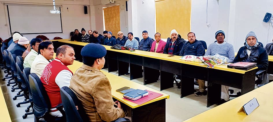 Gaya News : शहर के व्यावसायिक इलाकों में एक पुलिस पदाधिकारी व चार सिपाहियों की हो तैनाती