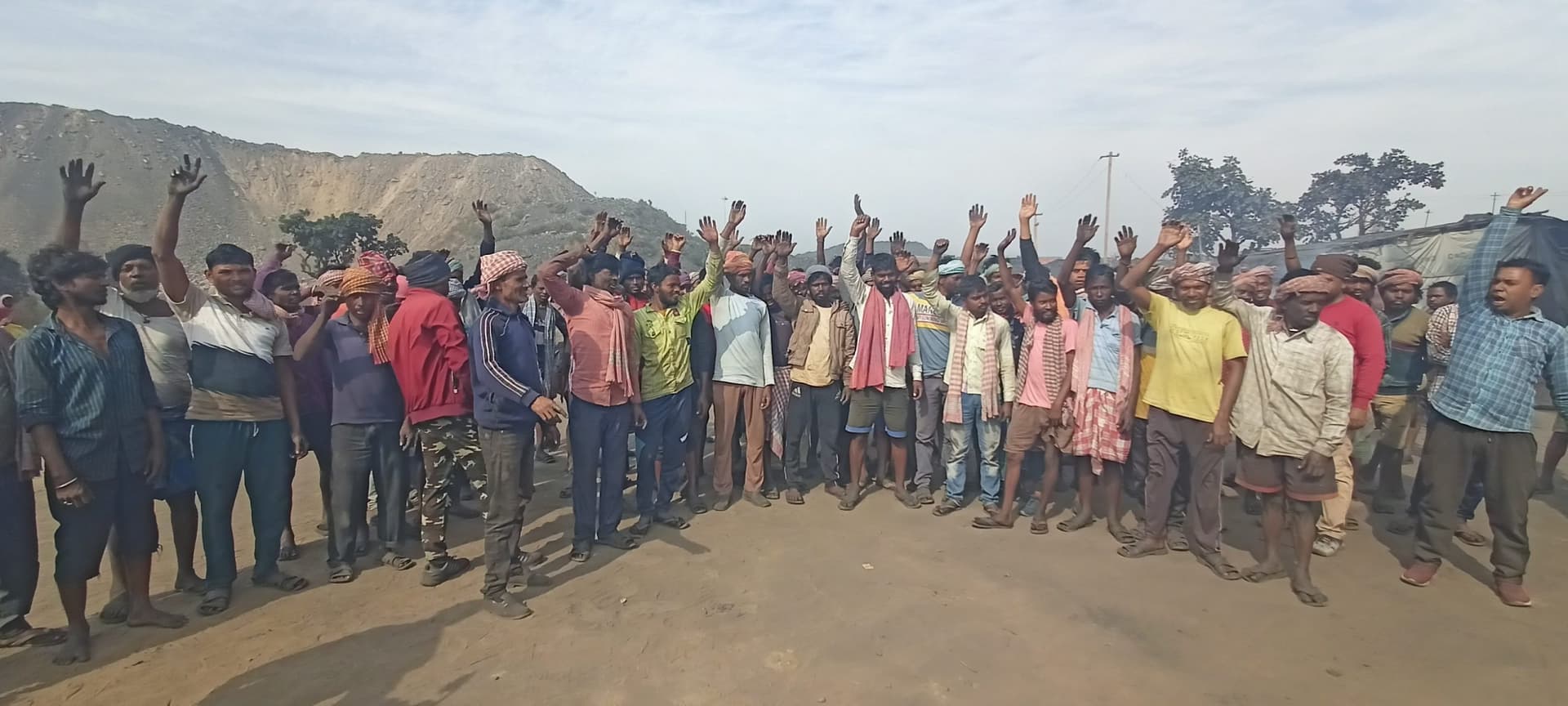 कैजुअल मजदूरों ने रोजगार की मांग को लेकर किया प्रदर्शन