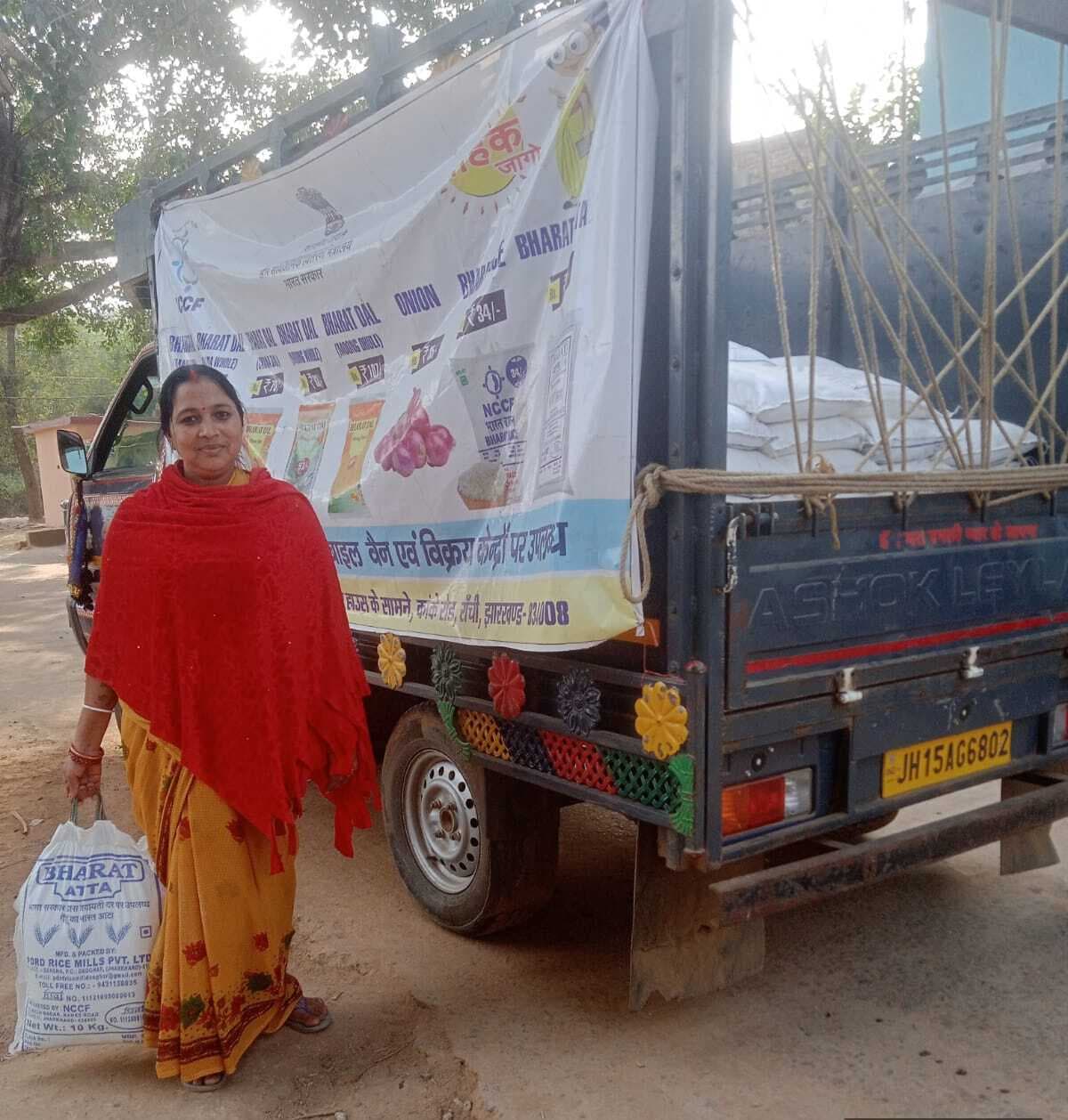 Deoghar news : भारत आटा के ग्राहक बढ़े, हर दिन 100 टन की खपत