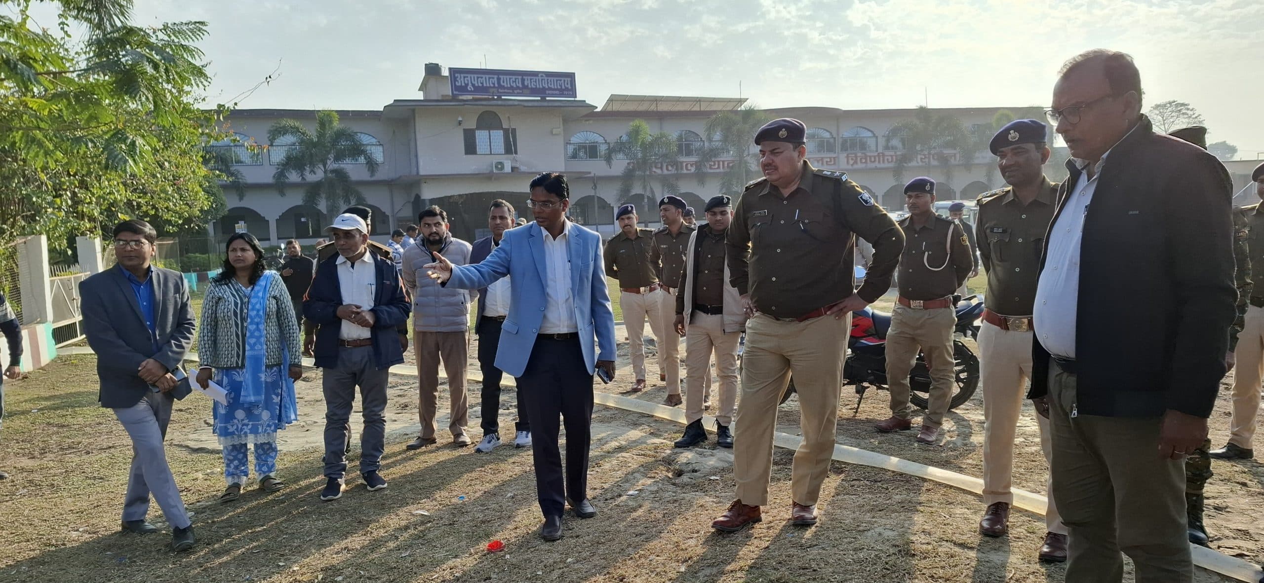 मुख्यमंत्री के संभावित दौरे को लेकर प्रशासनिक चहल पहल तेज, डीएम व एसपी ने लिया जायजा