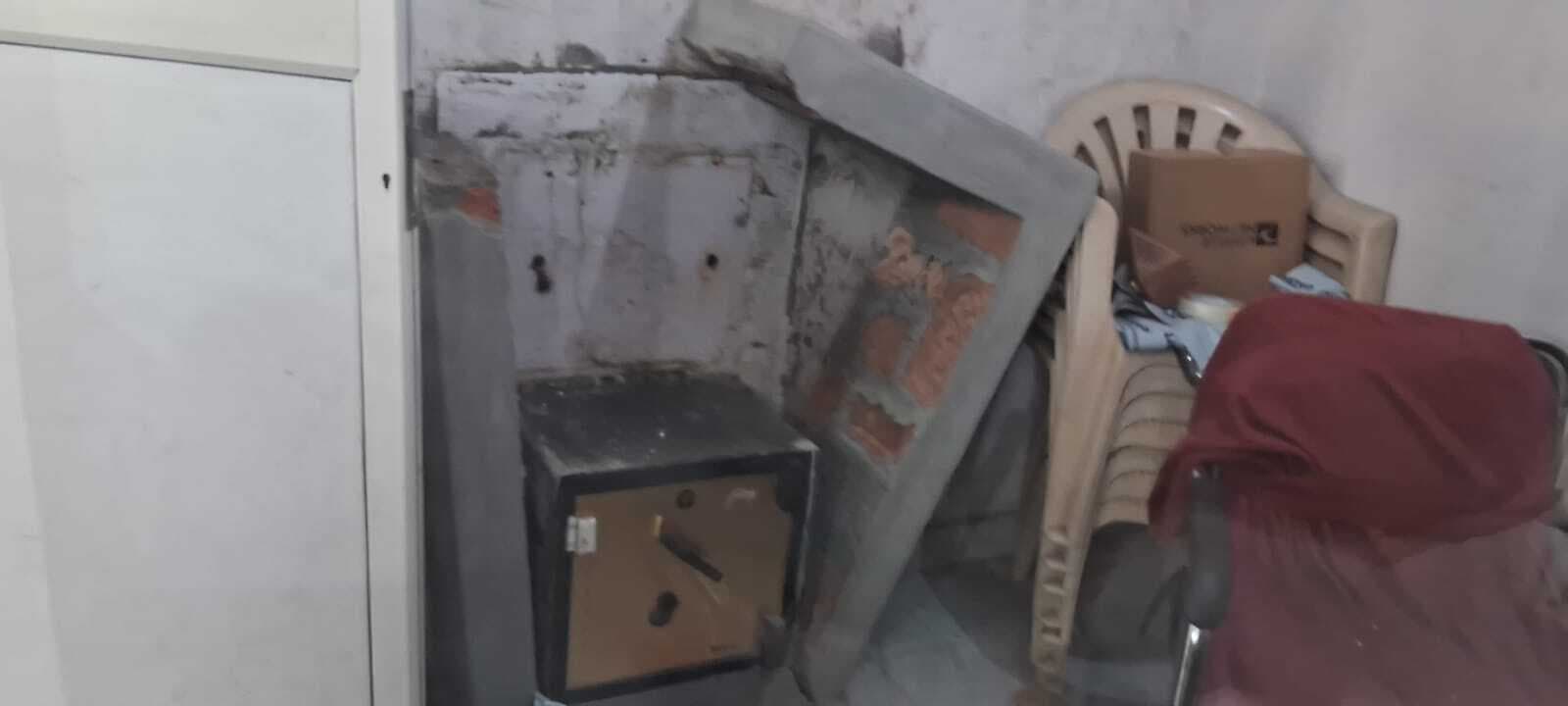 Lead News : कुरियर ऑफिस से 2.38 लाख रुपये की चोरी