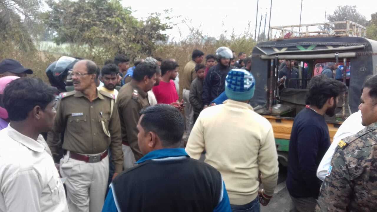 ट्रक की चपेट में आने से महिला की मौत