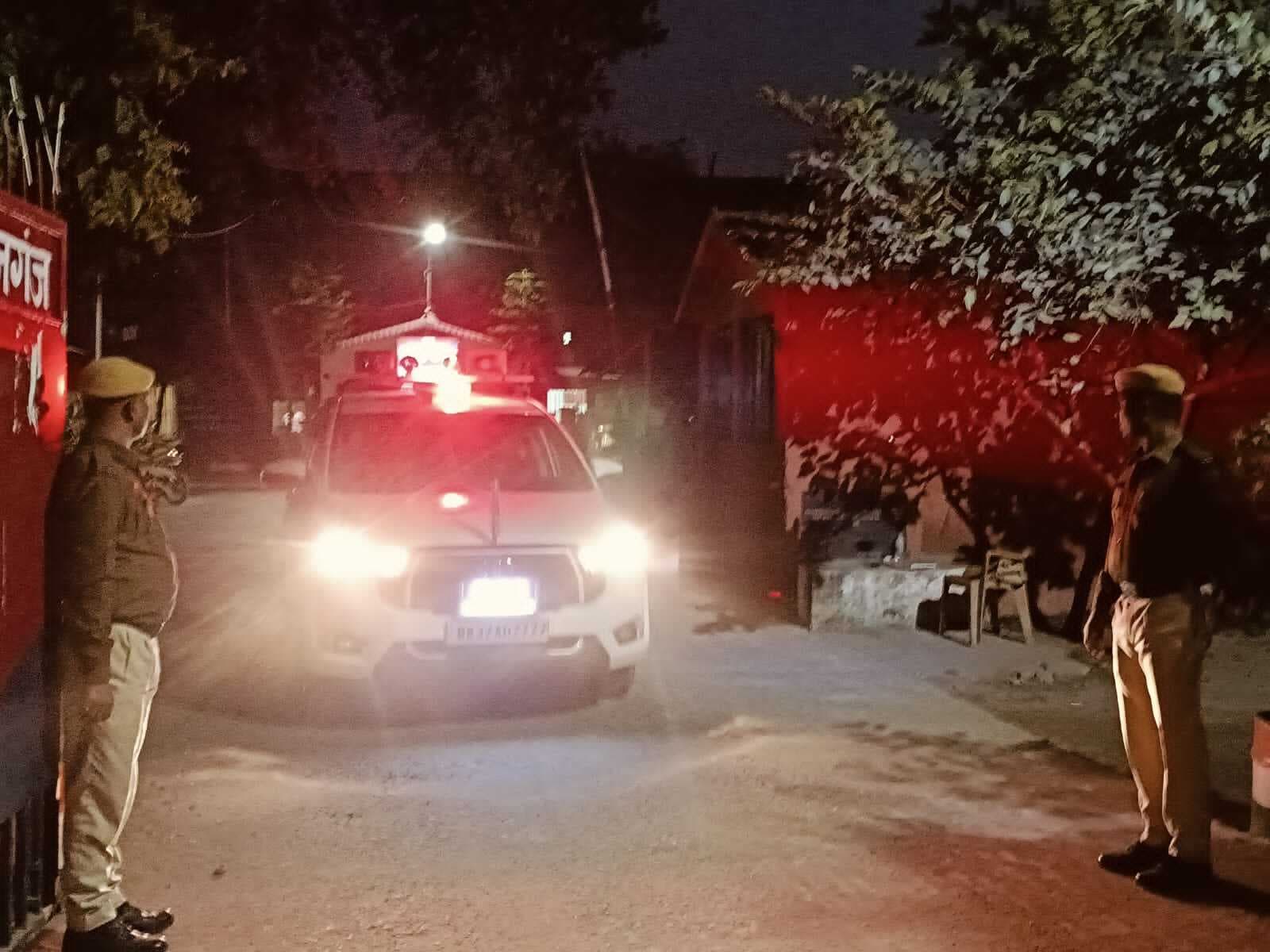 जिला जज, डीएम व एसपी ने मंडल कारा का किया औचक निरीक्षण, कैदियों की सुरक्षा व दी जा रही सुविधाओं का लिया जायजा