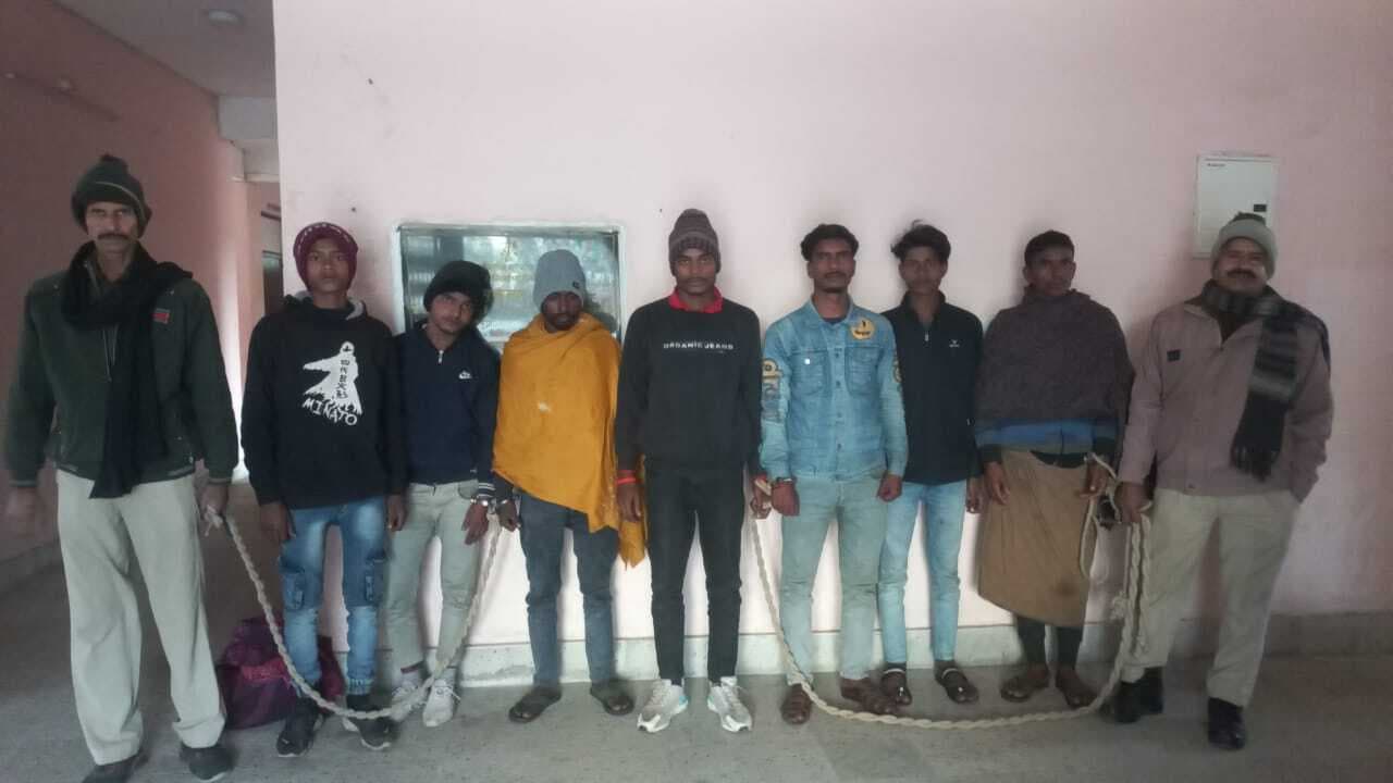 अलग-अलग जगहों से सात शराब तस्कर गिरफ्तार
