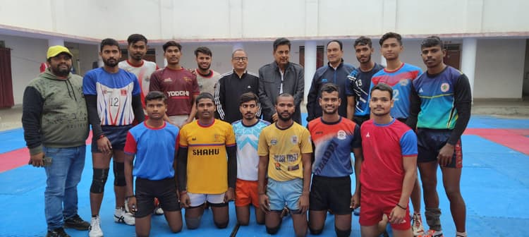 Deoghar news : जूनियर राष्ट्रीय कबड्डी प्रतियोगिता में हिस्सा लेने झारखंड की टीम रवाना