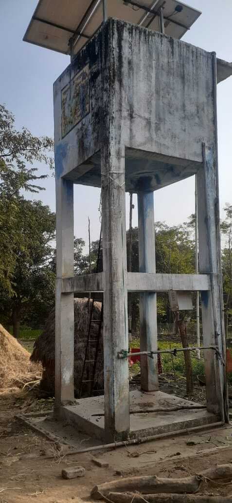 East Singhbhum News : घाटशिला के बासाडेरा की दो जलमीनार व चापाकल महीनों से खराब, जल संकट