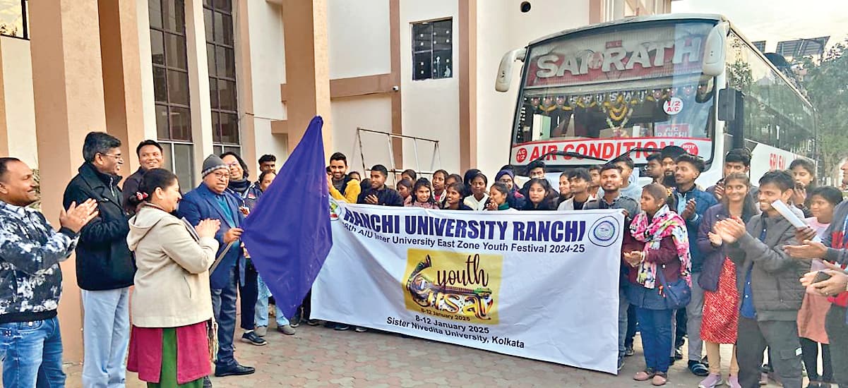 RU News : अंतर विवि यूथ फेस्टिवल के लिए रांची विवि की टीम बंगाल रवाना