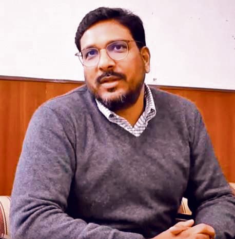 आइएएस अधिकारी संजीव हंस निलंबित