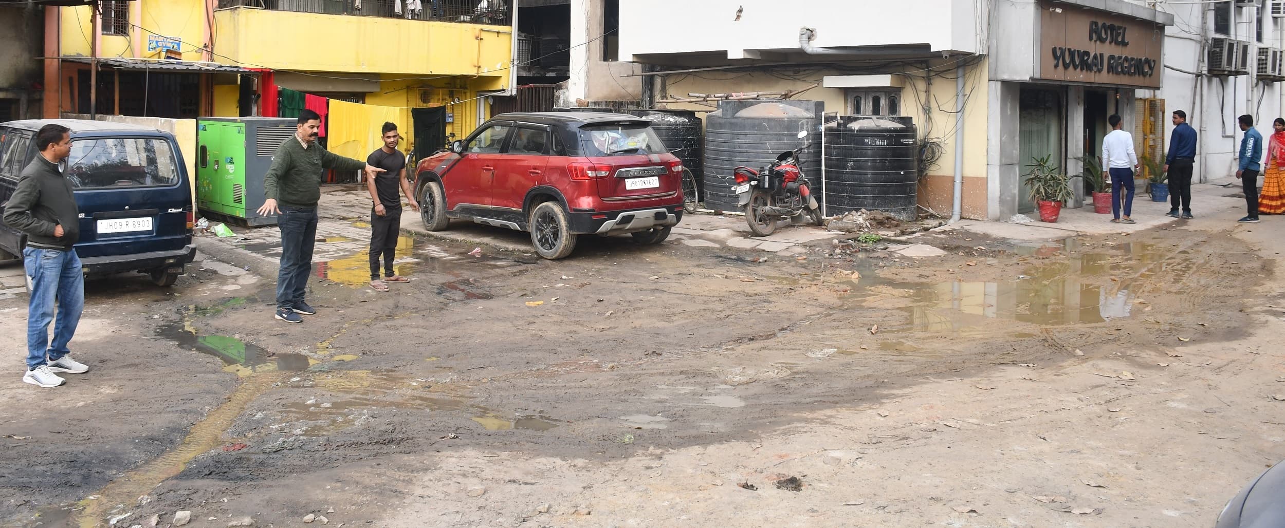 Bokaro News : बाेकारो सिटी सेंटर में गंदगी से लोग परेशान