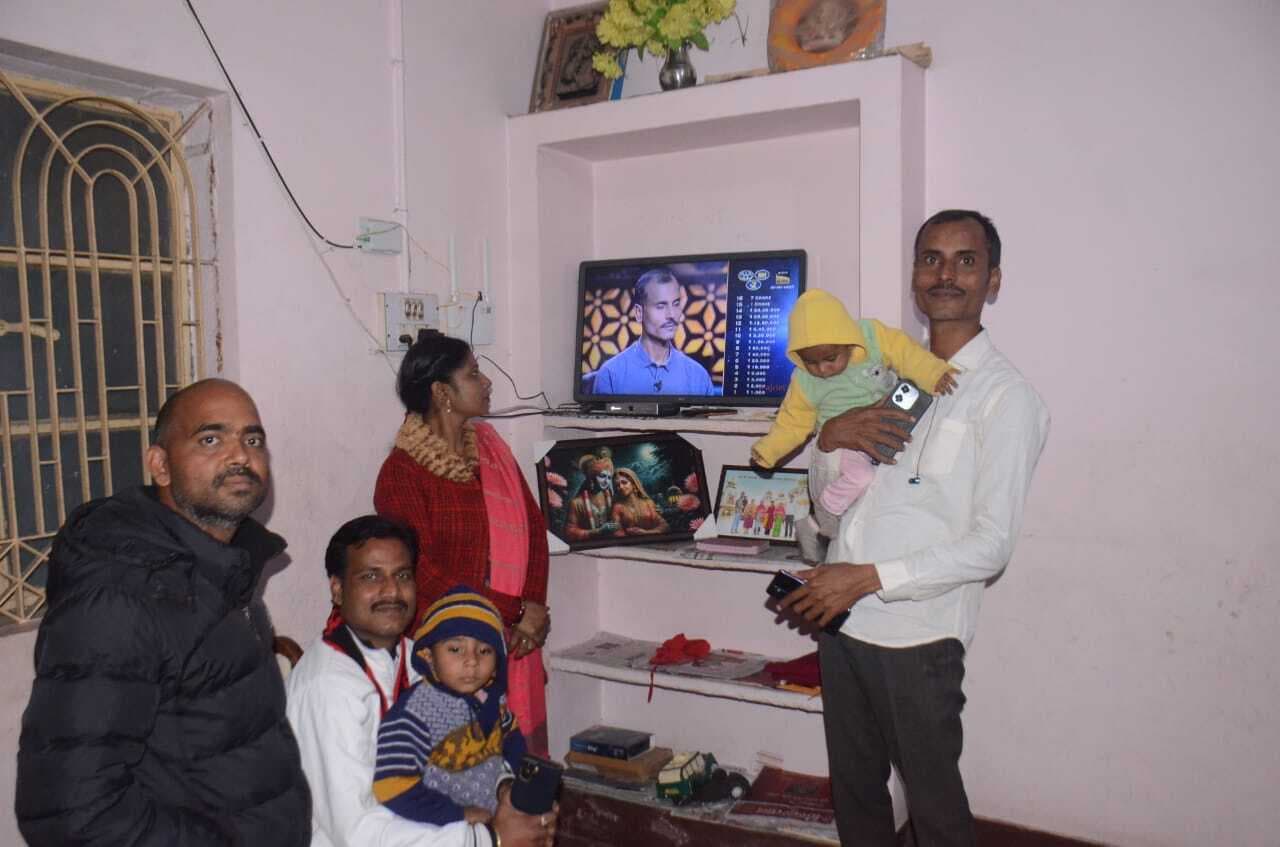 Dhanbad News : झरिया के कौशलेंद्र प्रताप सिंह ने कौन बनेगा करोड़पति में जीते 12.5 लाख रुपये