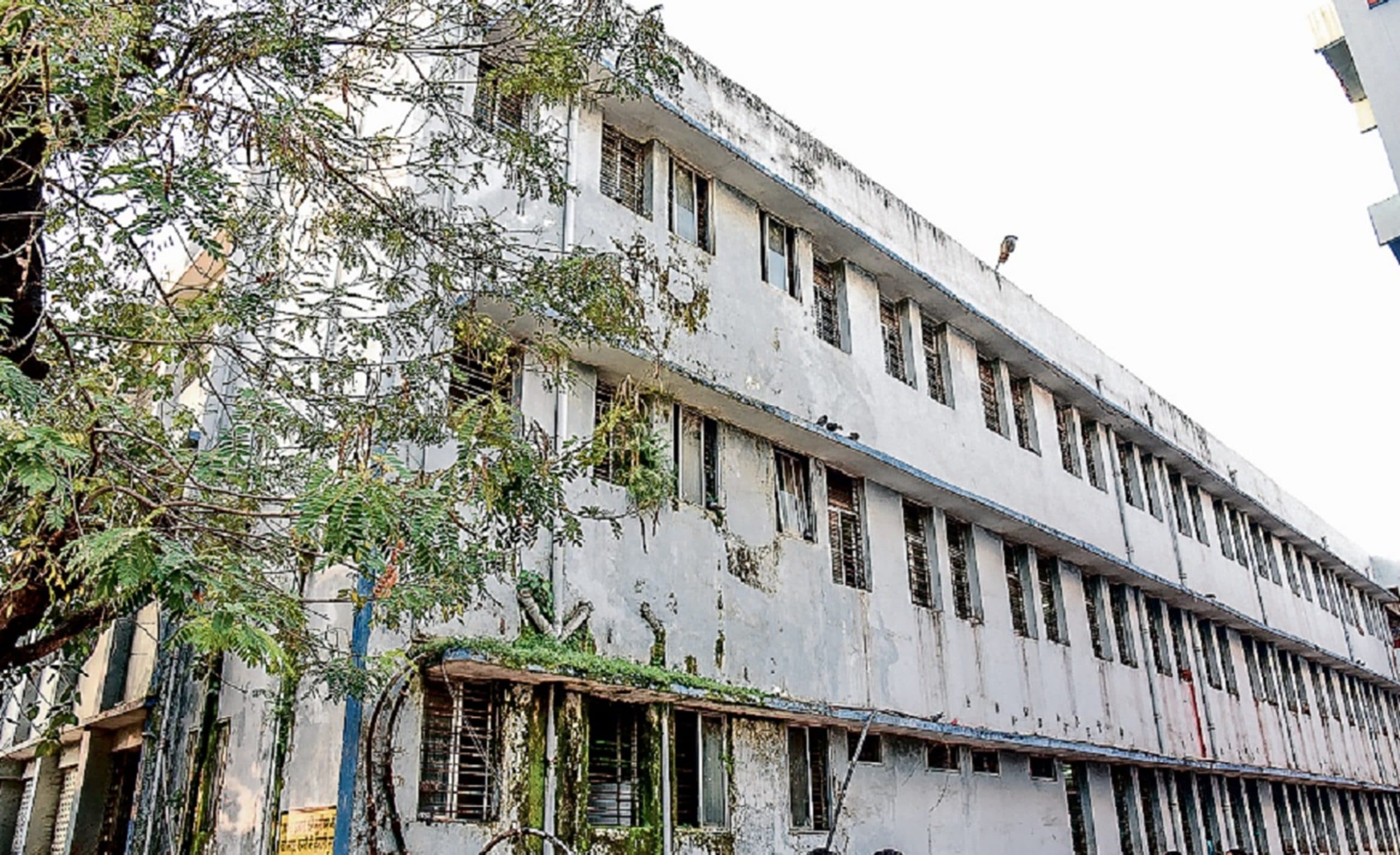 Jamshedpur News : एमजीएम रजिस्ट्रेशन काउंटर पर मरीजों की भीड़, परिजनों ने किया हंगामा