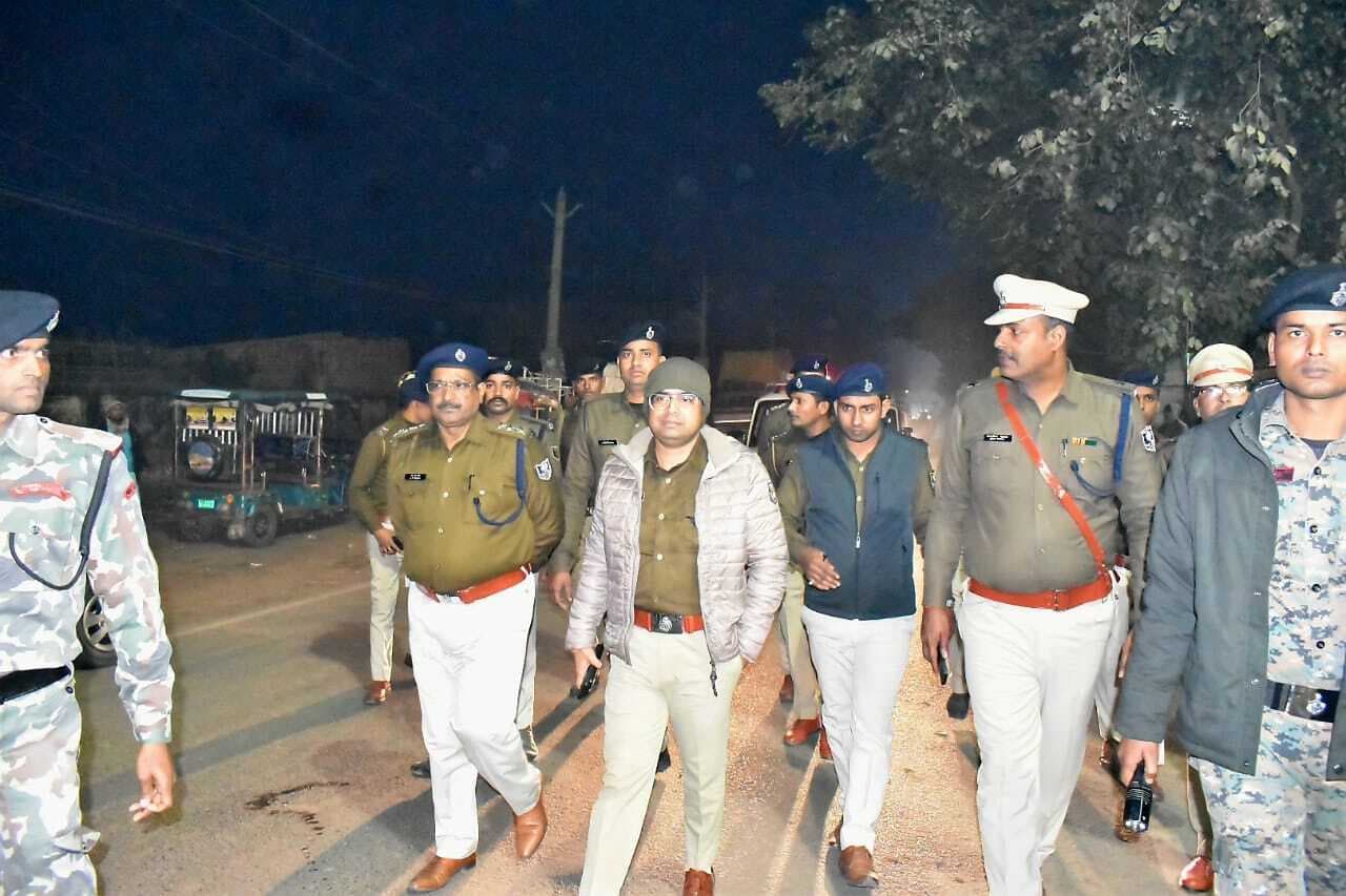 आम जन का विश्वास जीतने सड़क पर उतरे एसपी