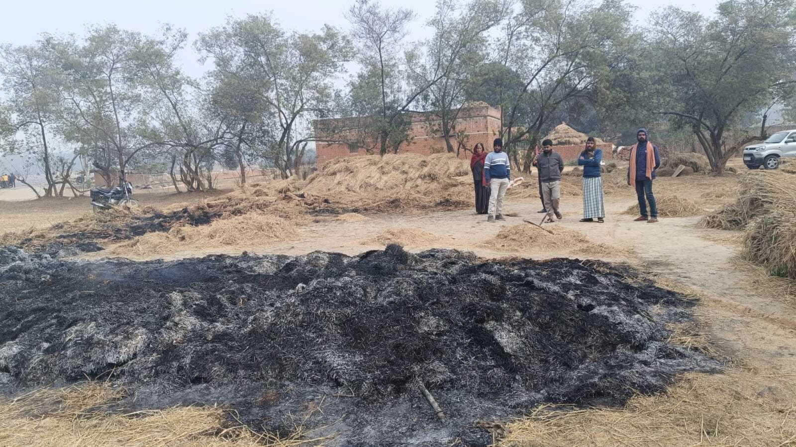 Giridih News: खलिहान में लगी आग, धान व पुआल जला