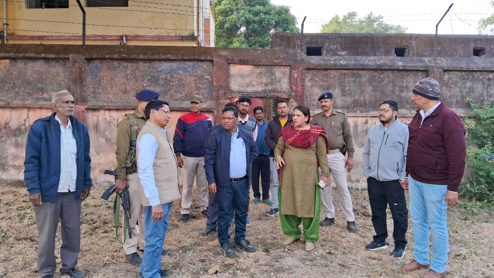 दो आवासीय विद्यालयों में नये भवन का निर्माण जल्द : डीसी