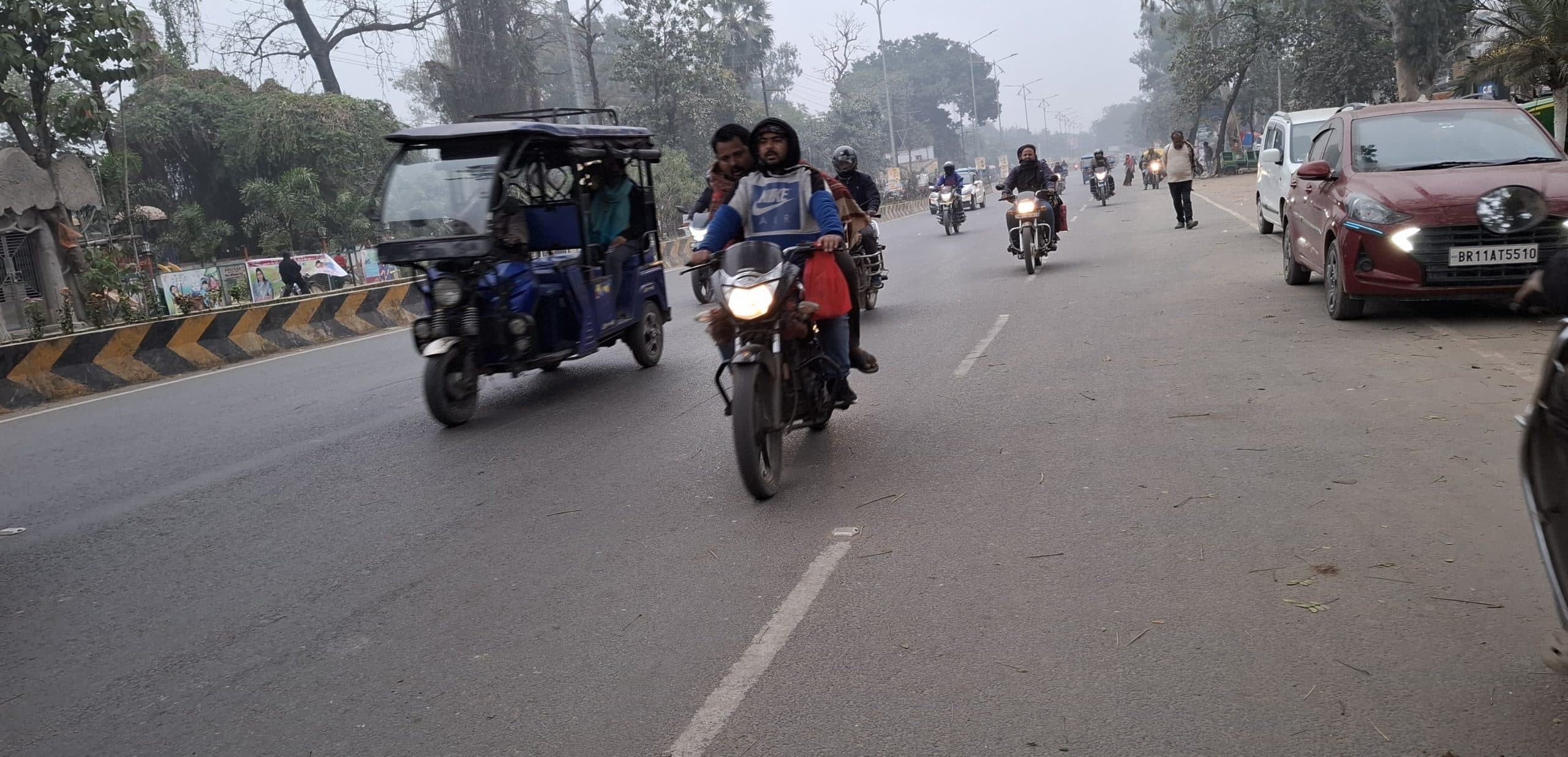 पूर्णिया में कोल्ड डे की नौबत, दिन में छाया अंधेरा