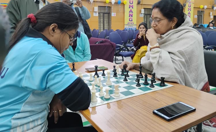 शतरंज के फाइनल में कटिहार व किशनगंज फैकल्टी आमने-सामने