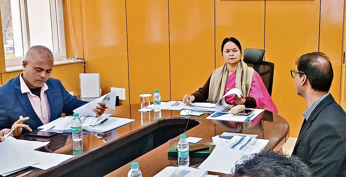 Ranchi news : भूमि अधिग्रहण, मुआवजा व फॉरेस्ट क्लियरेंस की समस्या महीने भर में दूर करें उपायुक्त : मुख्य सचिव