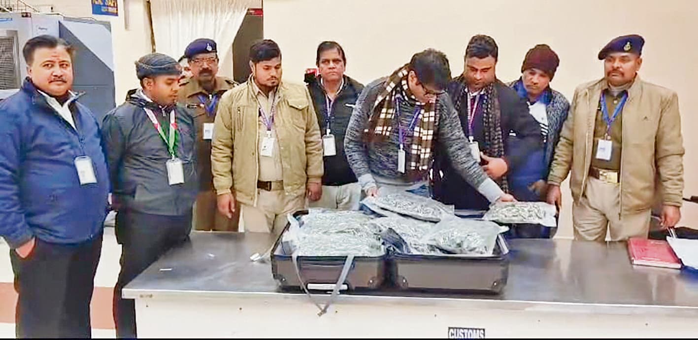 Gaya News : गया एयरपोर्ट पर थाईलैंड की यात्री से नौ करोड़ रुपये का ड्रग्स जब्त