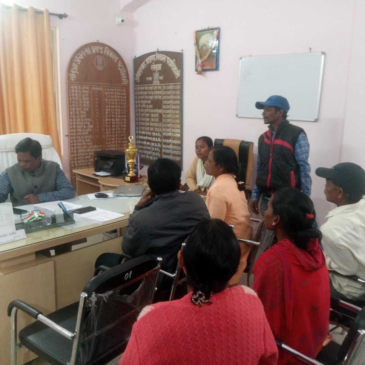 Chaibasa News : सोनुआ प्रखंड प्रमुख के समर्थन में आये आठ पंसस