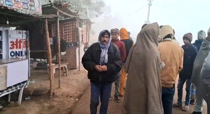 शटर तोड़कर ऑनलाइन दुकान से हजारों के सामान की चोरी