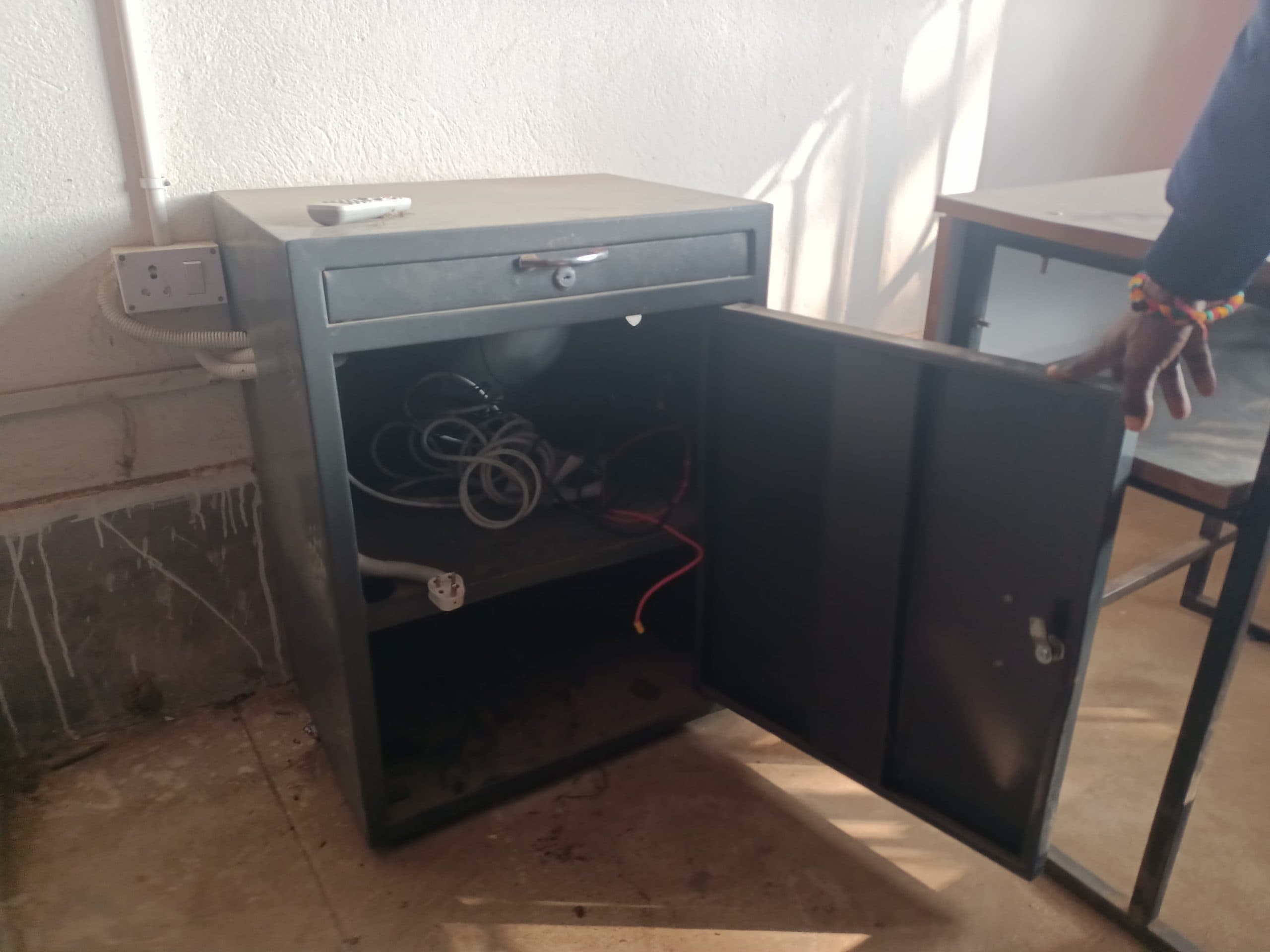 Giridih News: नावाहार उच्च विद्यालय से कंप्यूटर, उपकरणों समेत दो लाख की चोरी